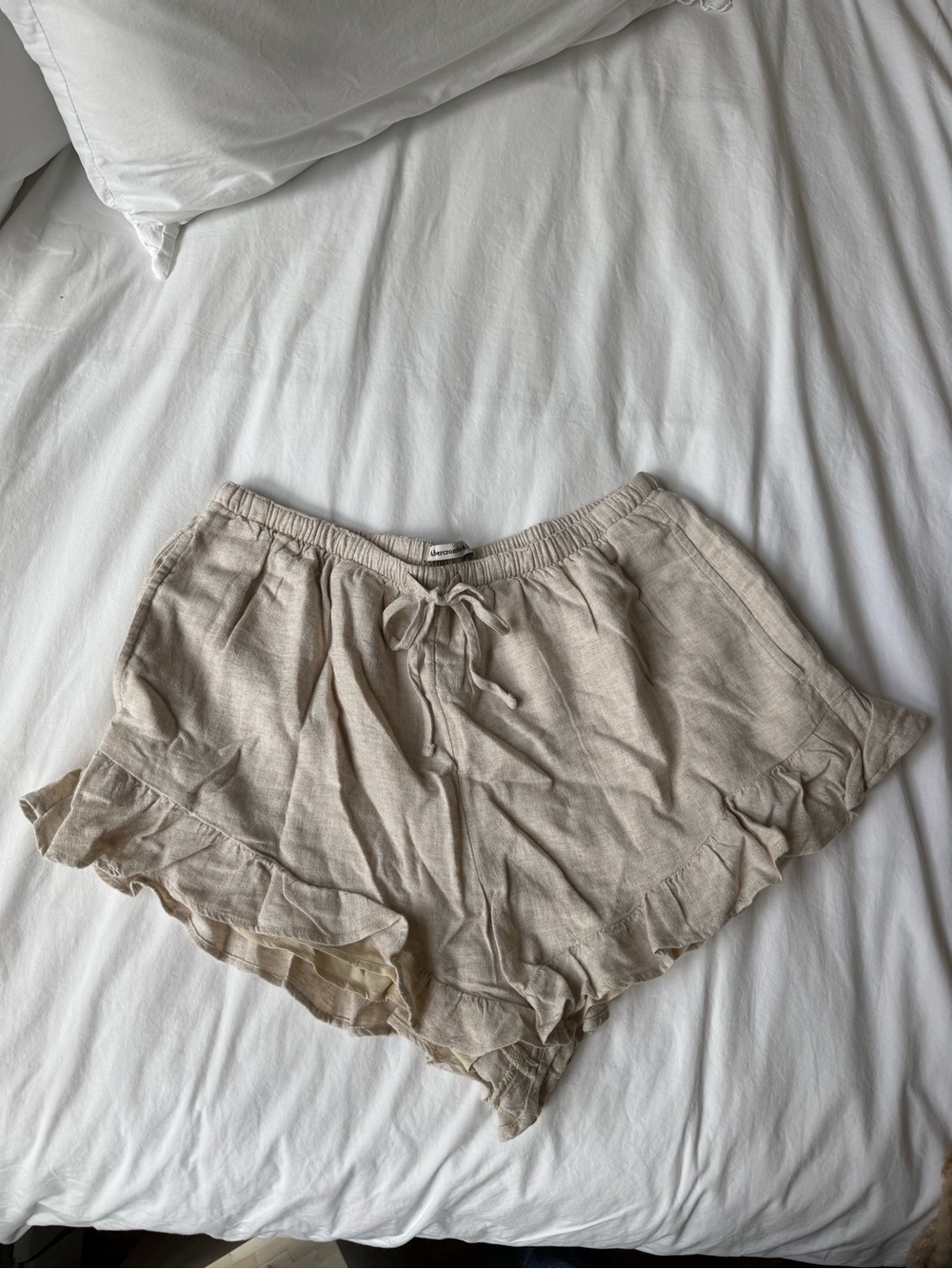 Abercrombie Ruffle Shorts - Picture 1 of 4